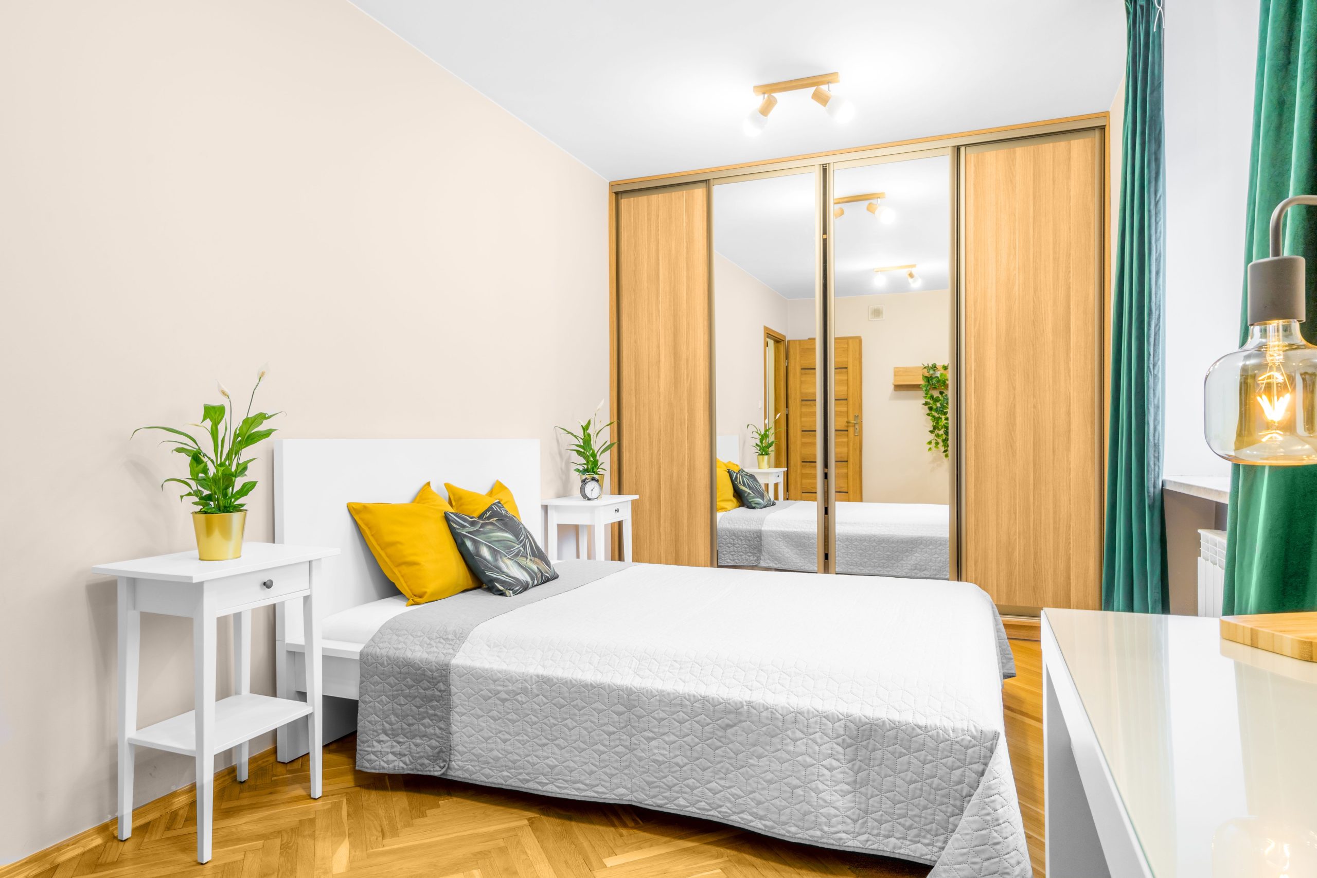7 Ways to Make a Small Room Look Bigger